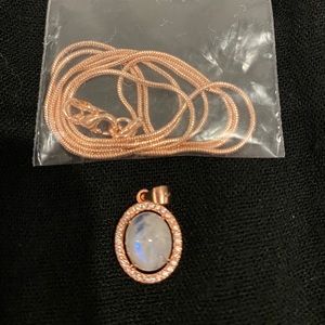 Moonstone pendant & chain